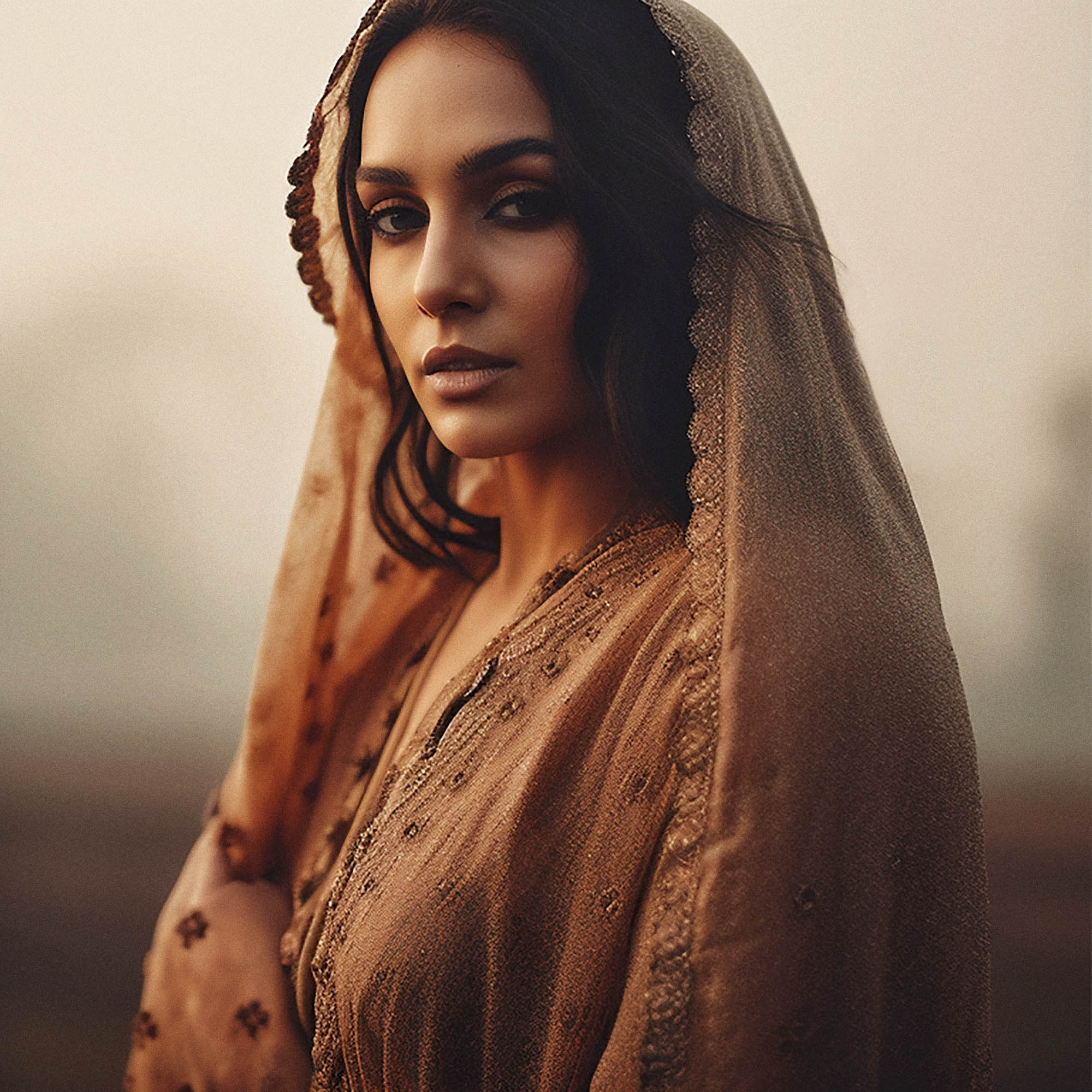 VB_stunning_early_morning_winter_gold_sunlight_in_the_fog_fashi_24811e3d-acd0-4a3c-bc4d-df771105edbfaa