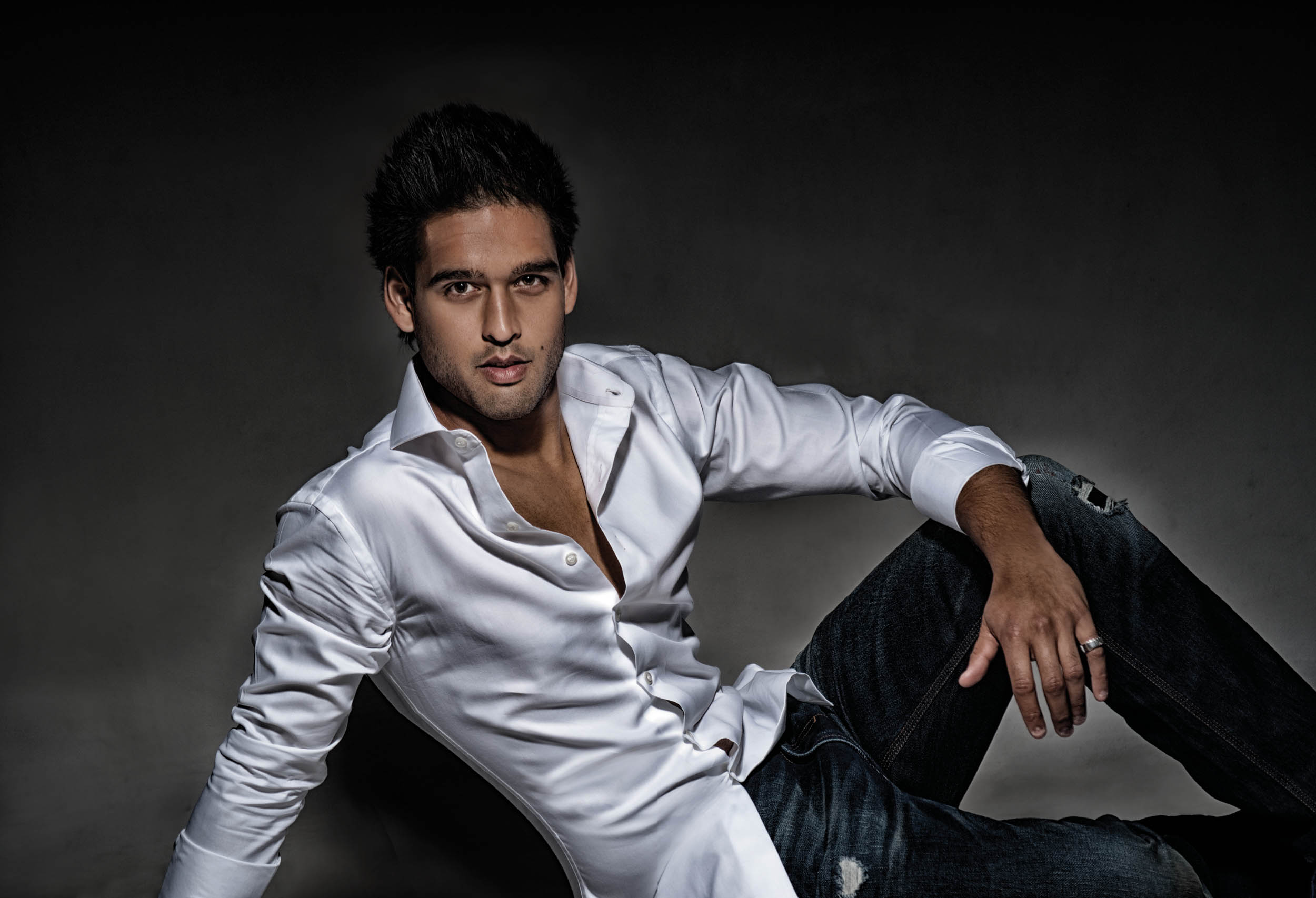 Best Celebritiy Photographer in India Vikram Bawa, Indian - American Actor & Model Siddharth Mallya for Hello!, Shooting with Celebrity, Magazine shoot, Model, Best Portrait Photographer, Best Published Photographer, Best Editorial Photographer, Best Fashion Photographer Vikram Bawa in Mumbai, India
